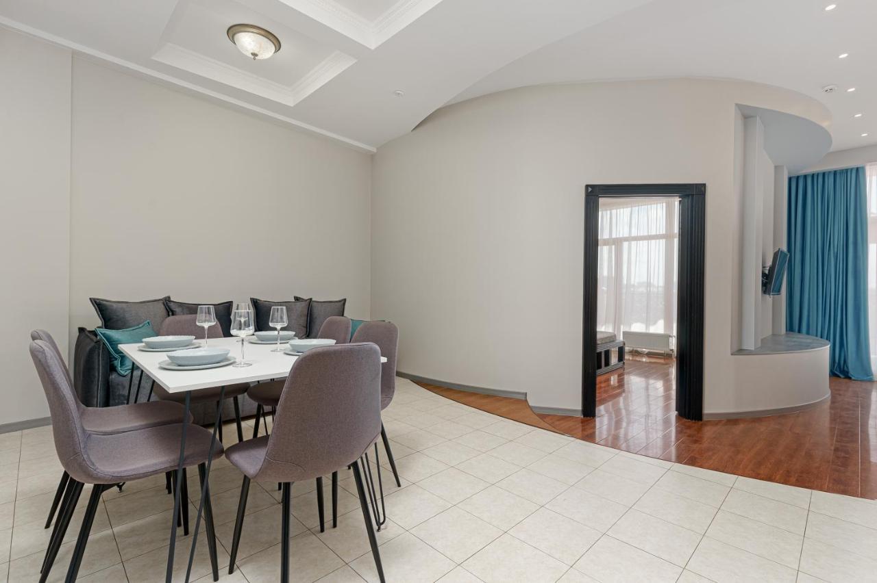 Arcadia Palace 2-Bedrooms Apartment With Terrace 敖德萨 外观 照片