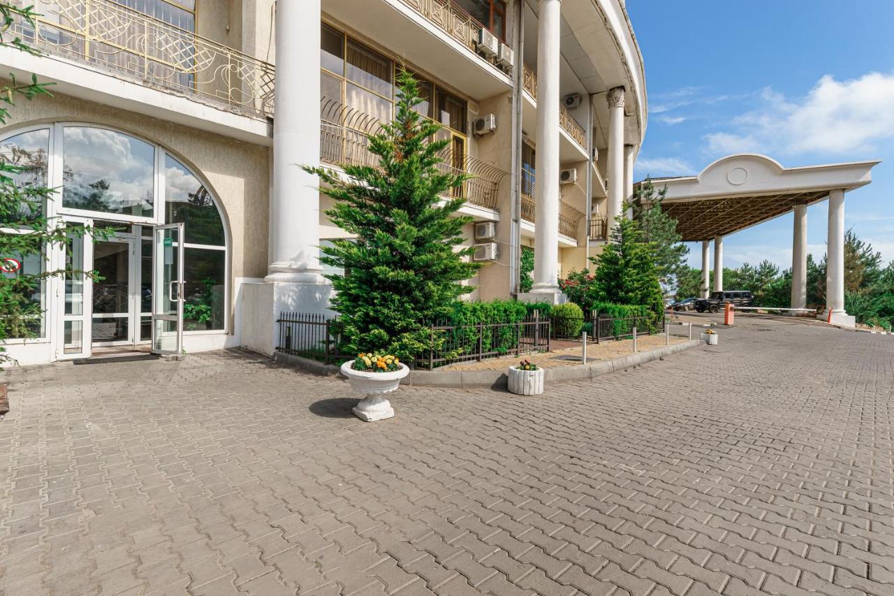 Arcadia Palace 2-Bedrooms Apartment With Terrace 敖德萨 外观 照片