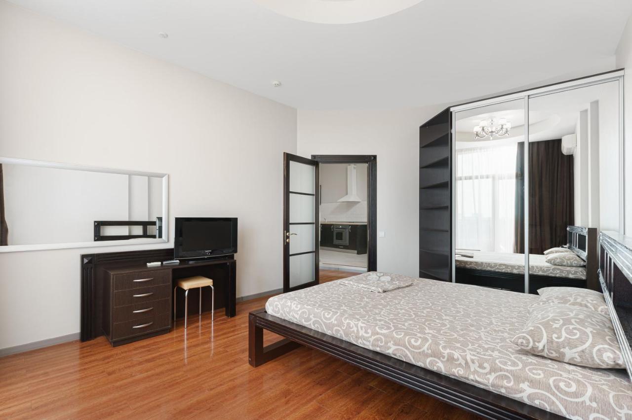 Arcadia Palace 2-Bedrooms Apartment With Terrace 敖德萨 外观 照片